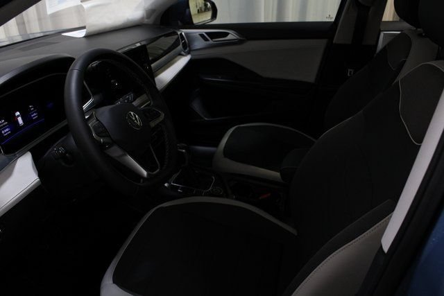New 2026 Volkswagen Taos SE AWD/4WD image 2