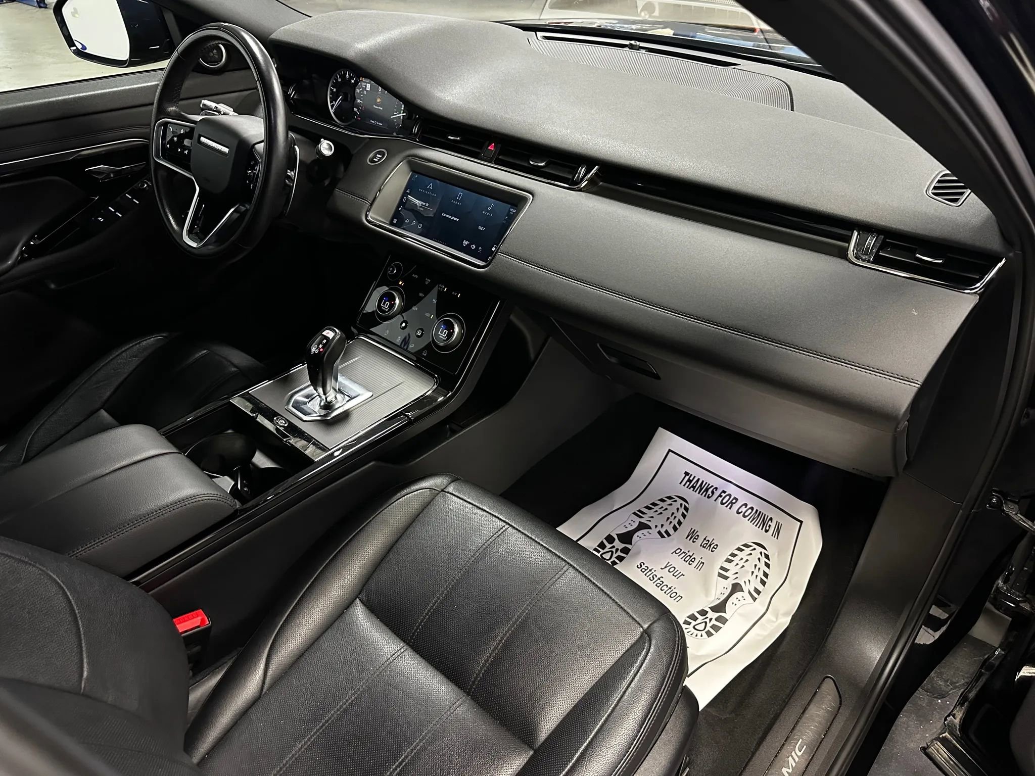 Used 2022 Land Rover Range Rover Evoque R-Dynamic S image 27