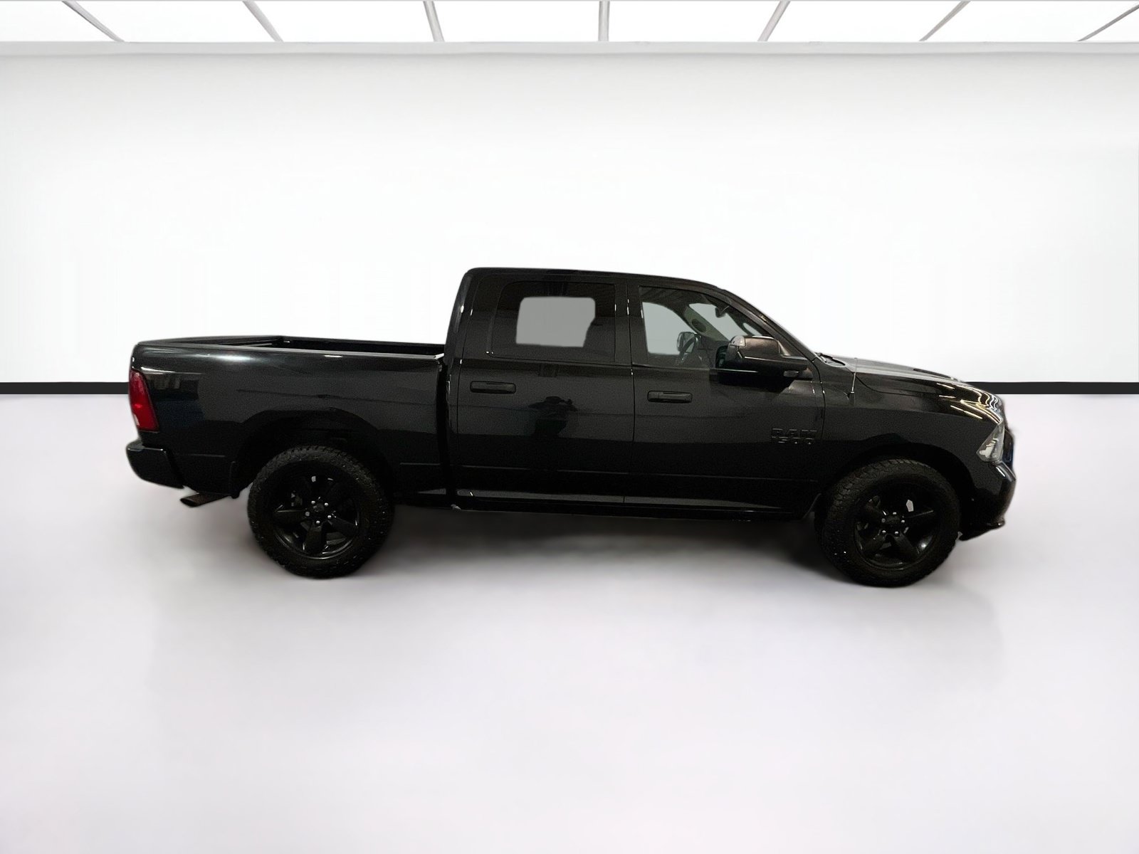 Used 2016 RAM 1500 Express w/ Black Ram 1500 Express Group AWD/4WD image 23