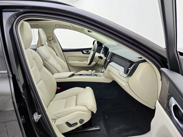 Used 2024 Volvo XC60 T8 Ultimate AWD/4WD image 18