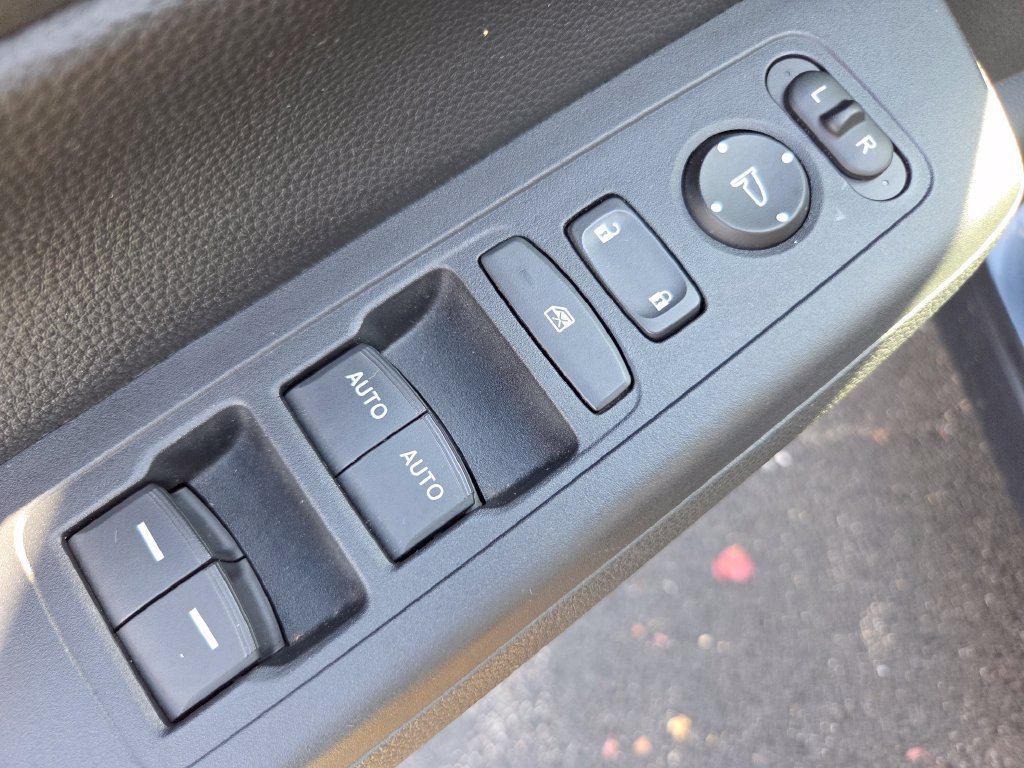 Used 2025 Honda CR-V EX image 32