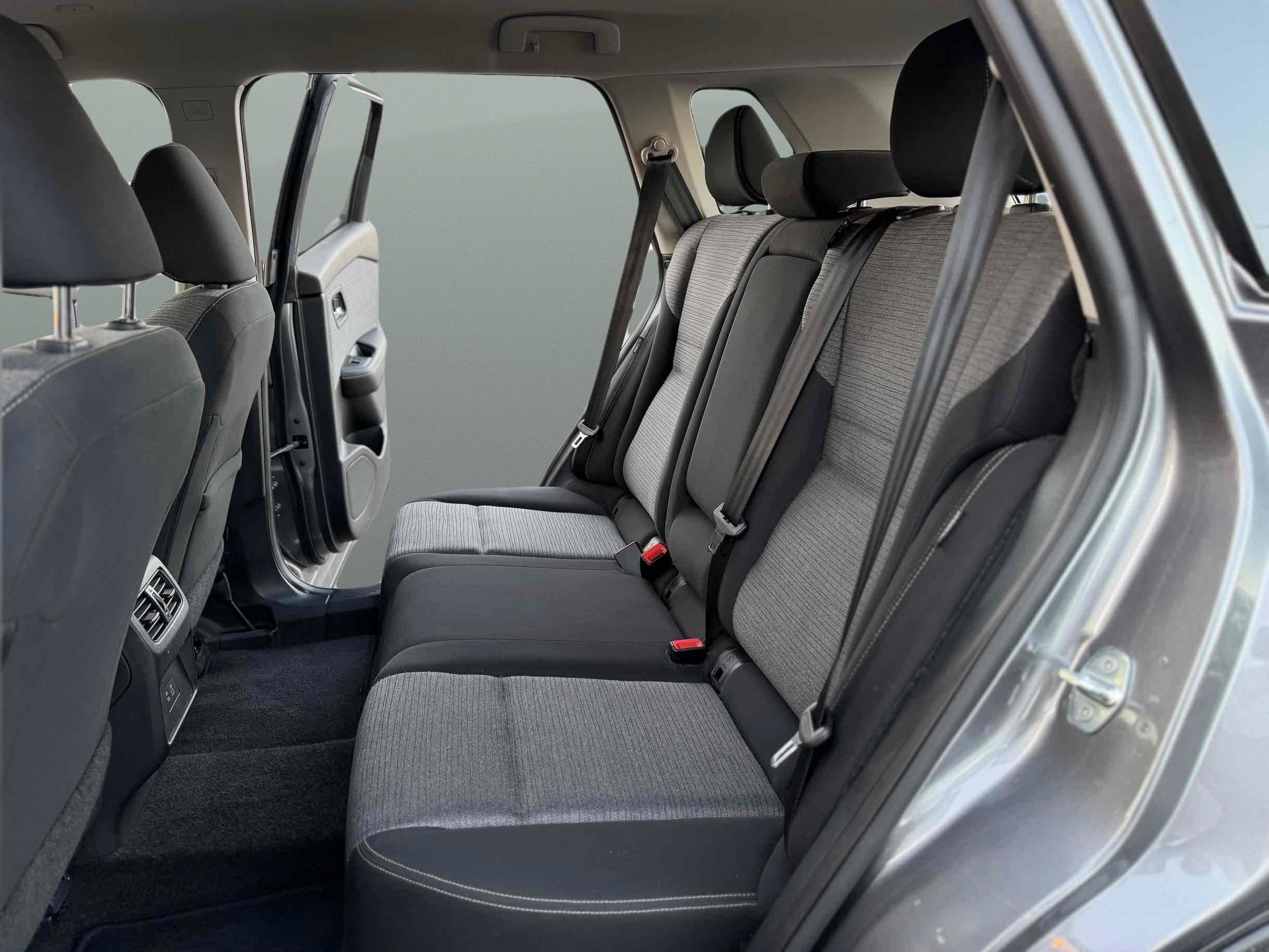 Used 2023 Nissan Rogue SV FWD image 14