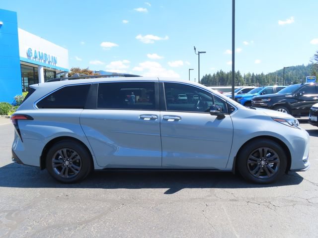Used 2024 Toyota Sienna XSE w/ XSE Premium Package AWD/4WD image 9