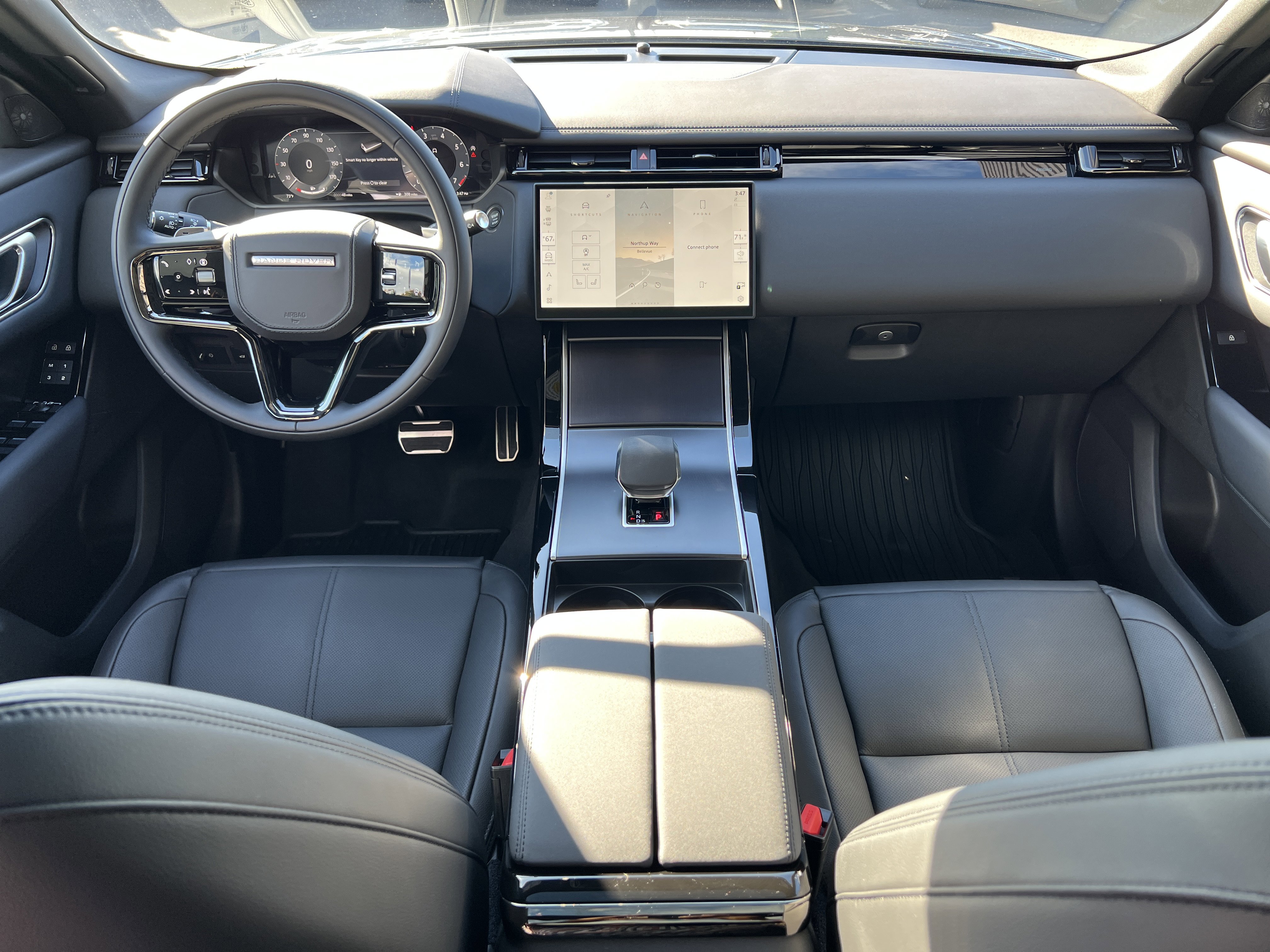 New 2026 Land Rover Range Rover Velar Dynamic SE AWD/4WD image 17