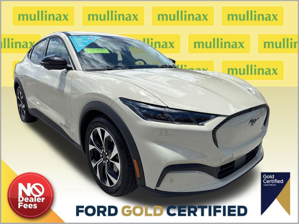 Used 2025 Ford Mustang Mach-E Select AWD/4WD image 1