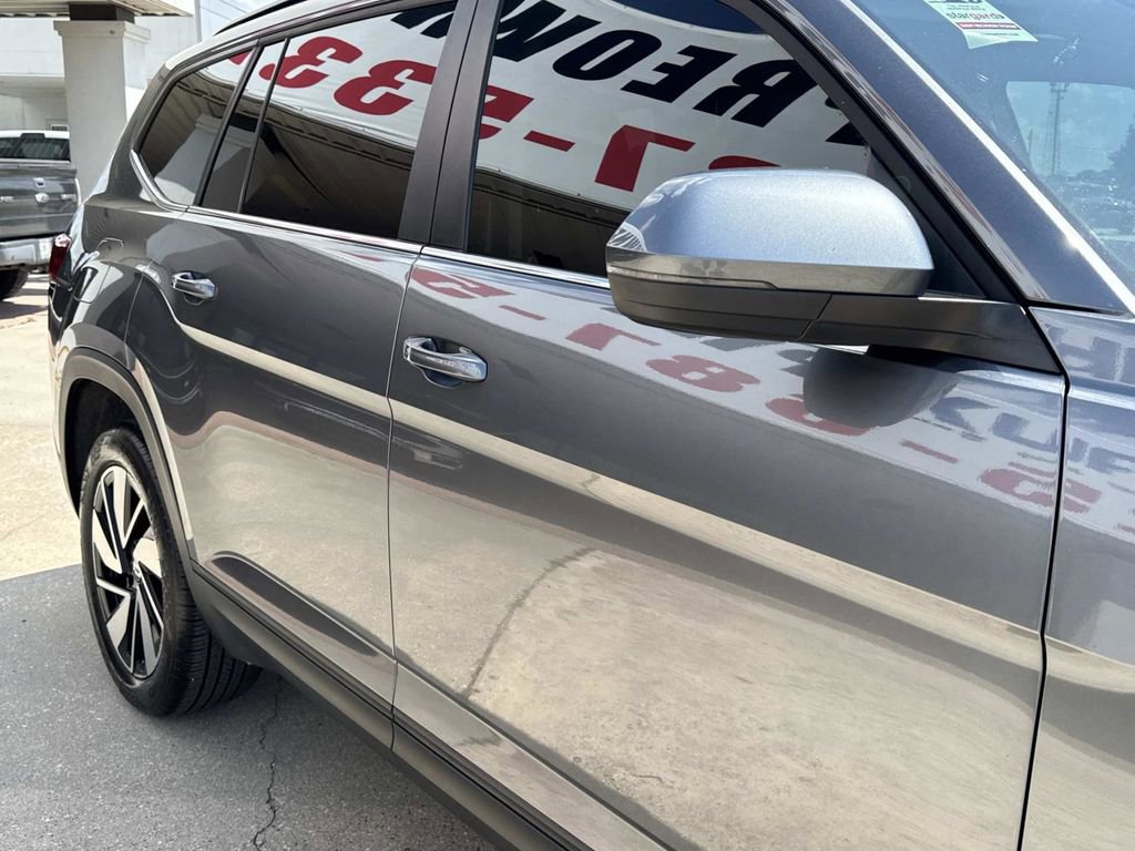 Used 2024 Volkswagen Atlas SE image 16