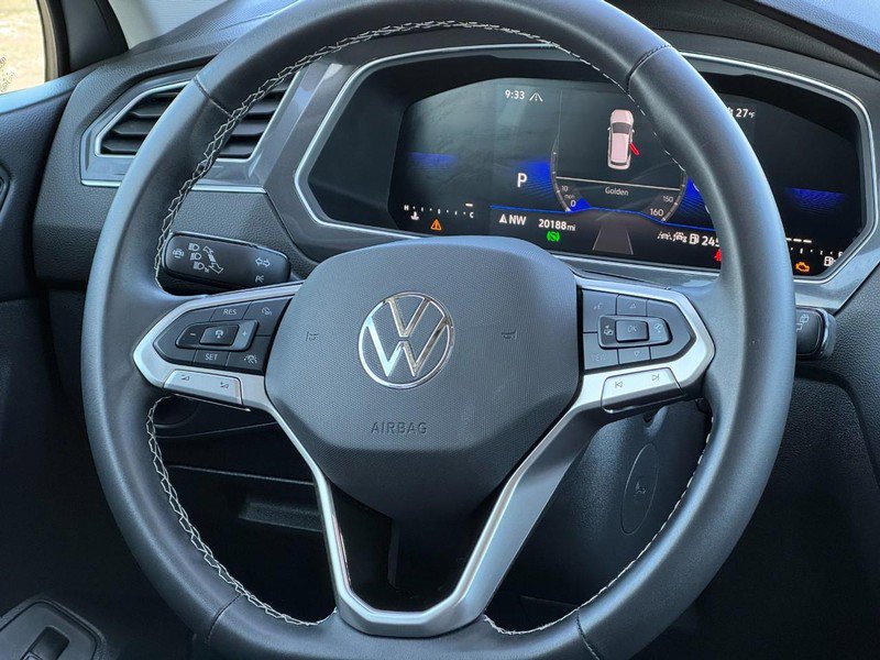 Used 2024 Volkswagen Tiguan SE image 13