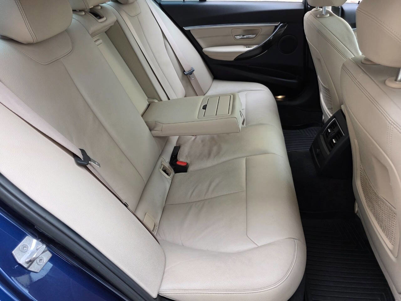 Used 2017 BMW 330i Sedan RWD image 27
