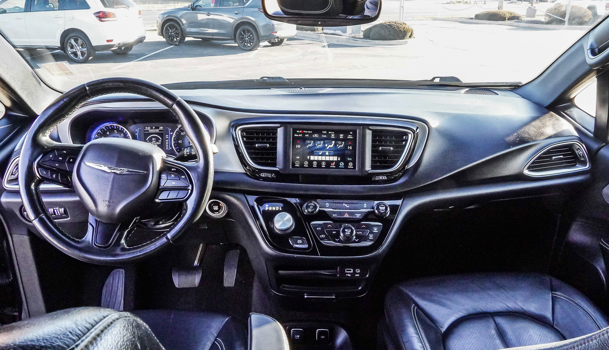 Used 2019 Chrysler Pacifica Touring-L w/ S Appearance Package image 36