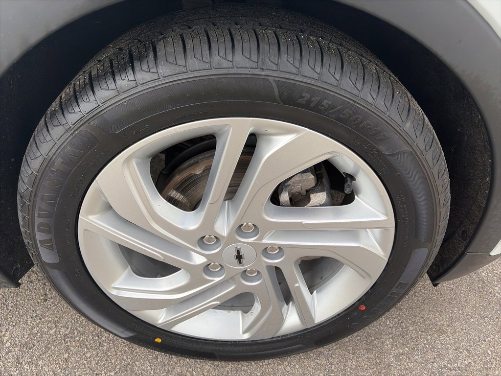 Used 2022 Chevrolet Bolt LT image 32