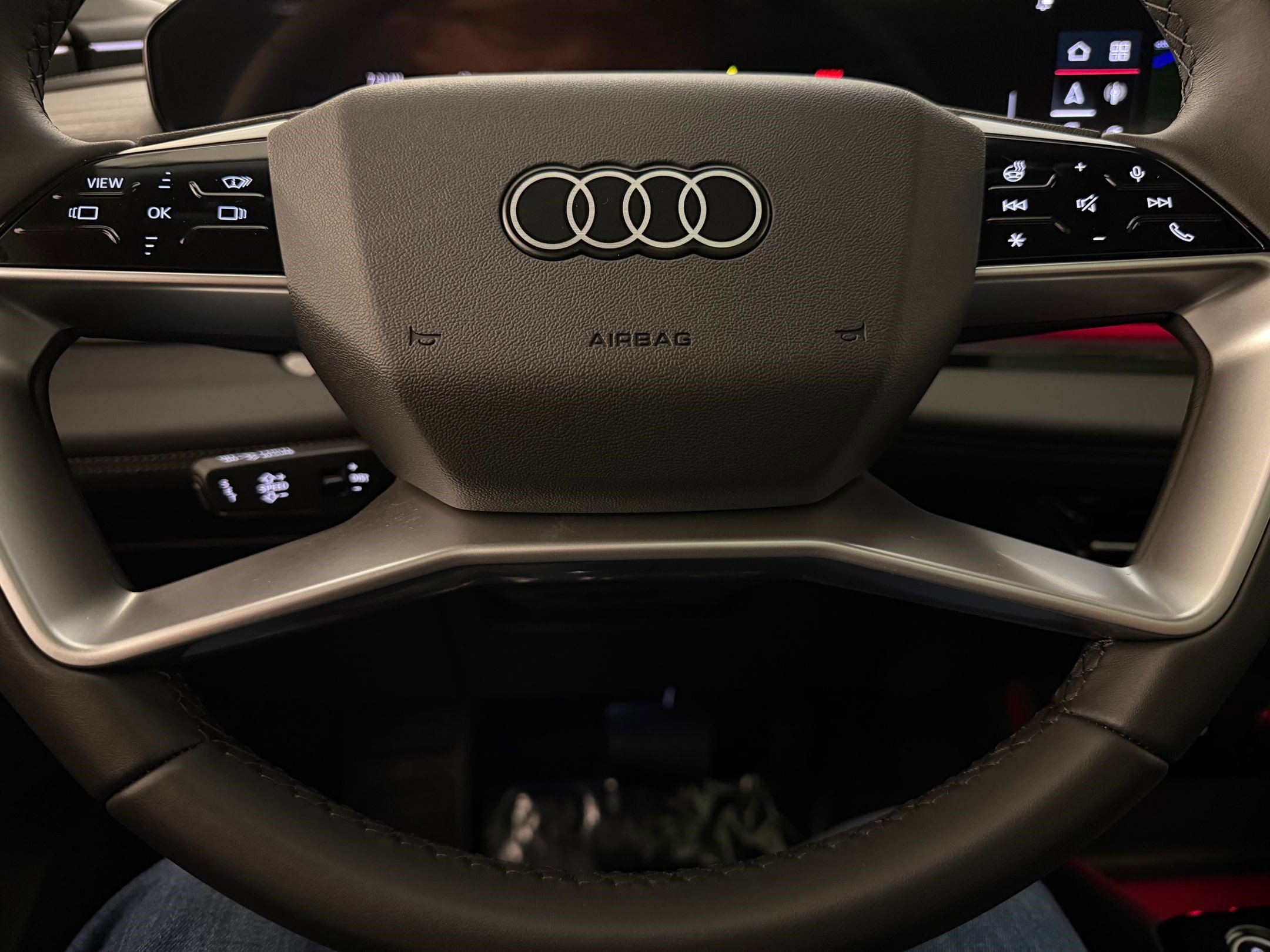 Used 2025 Audi Q6 e-tron Premium Plus w/ Premium Plus RWD image 17