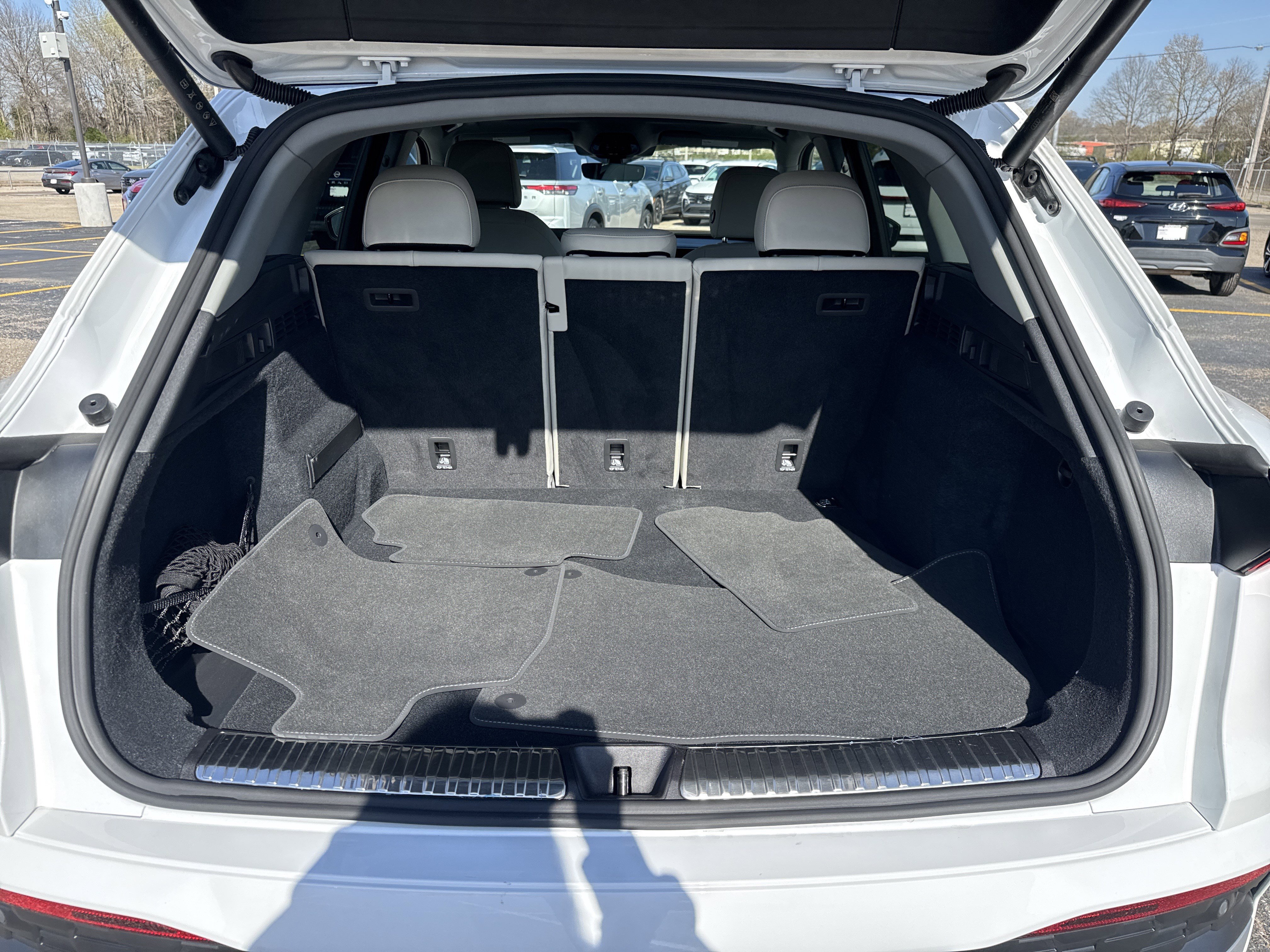 Used 2025 Audi Q5 Premium w/ Convenience Package image 8