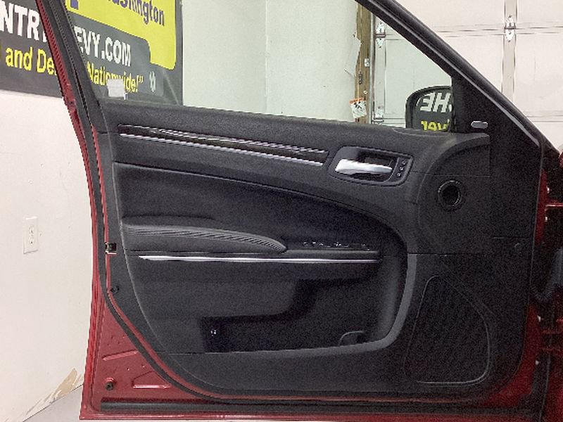 Used 2013 Chrysler 300 C w/ Light Group image 10