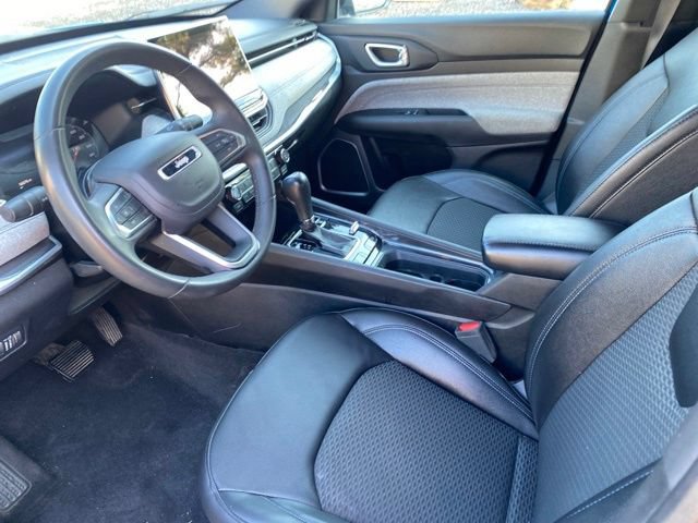 Used 2024 Jeep Compass Latitude AWD/4WD image 16