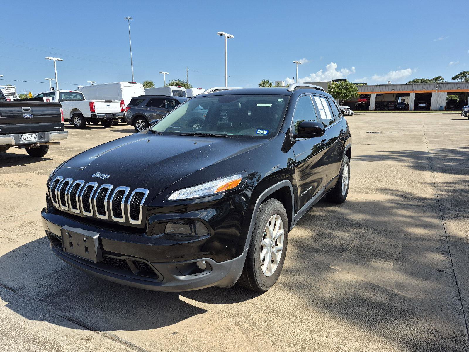 Used 2018 Jeep Cherokee Latitude Plus w/ Cold Weather Group