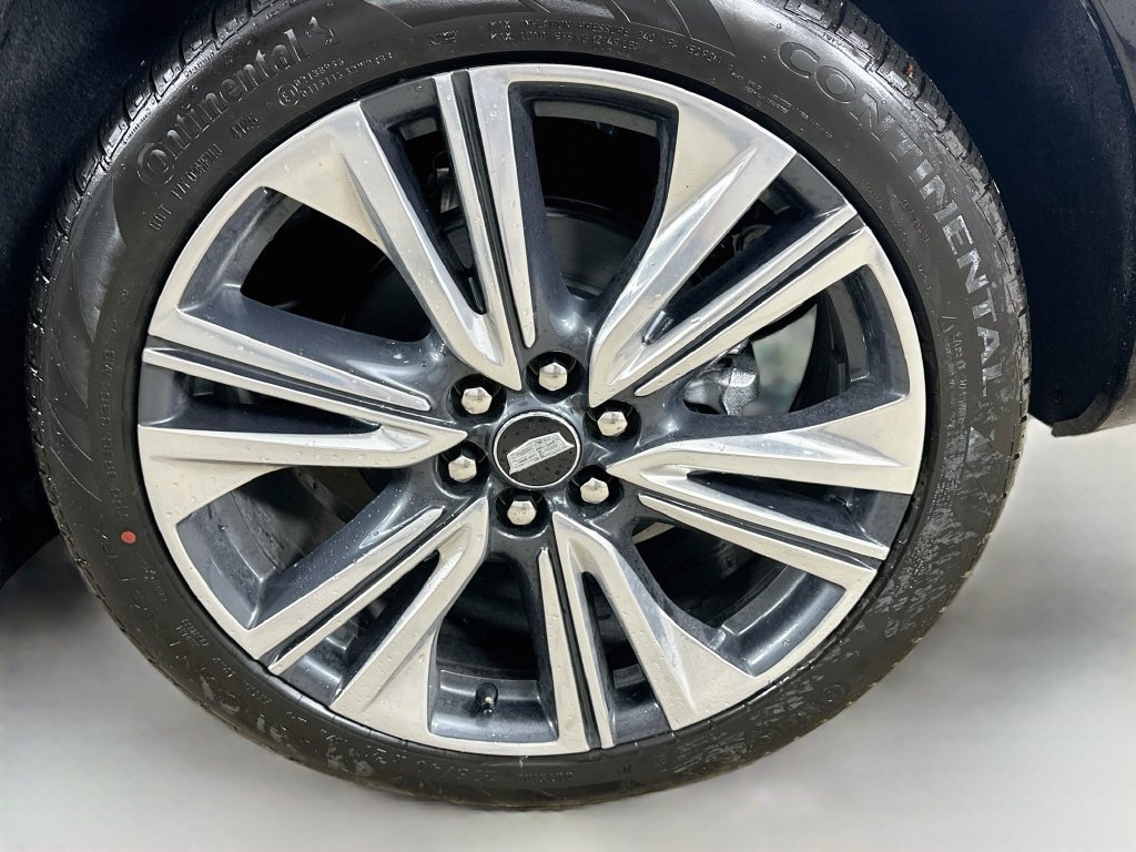 New 2027 Cadillac Optiq Premium Luxury w/ LPO, Floor Liner Package AWD/4WD image 40