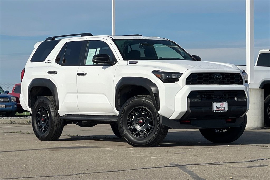 Certified 2025 Toyota 4Runner TRD Off-Road Premium image 2