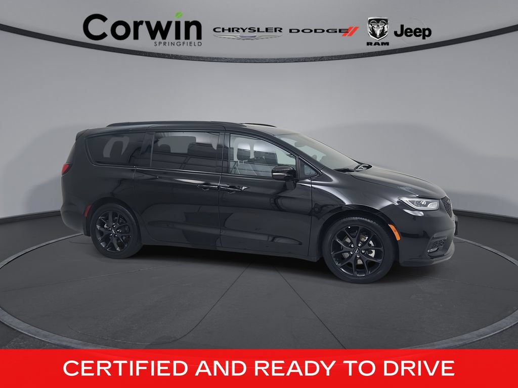 Certified 2025 Chrysler Pacifica Limited