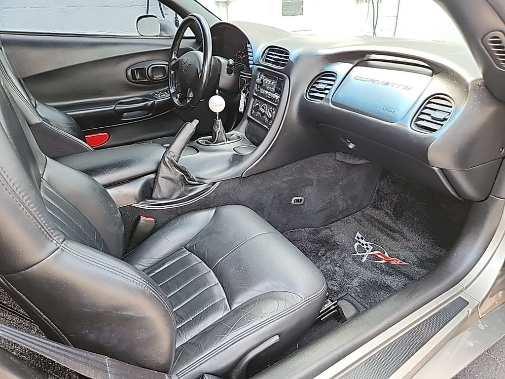 Used 1999 Chevrolet Corvette Coupe w/ Lighting Pkg RWD image 25