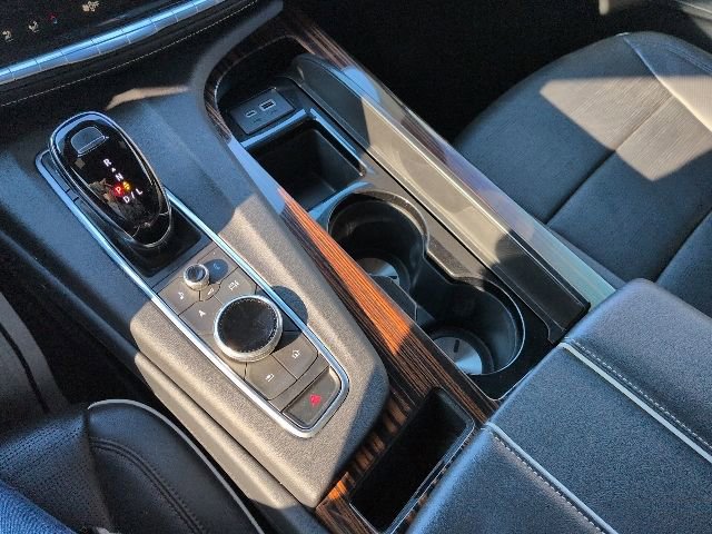 Used 2024 Cadillac Escalade ESV Premium Luxury image 15