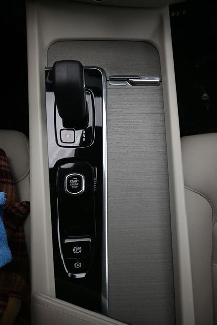 Used 2023 Volvo V60 B5 Cross Country Plus image 10