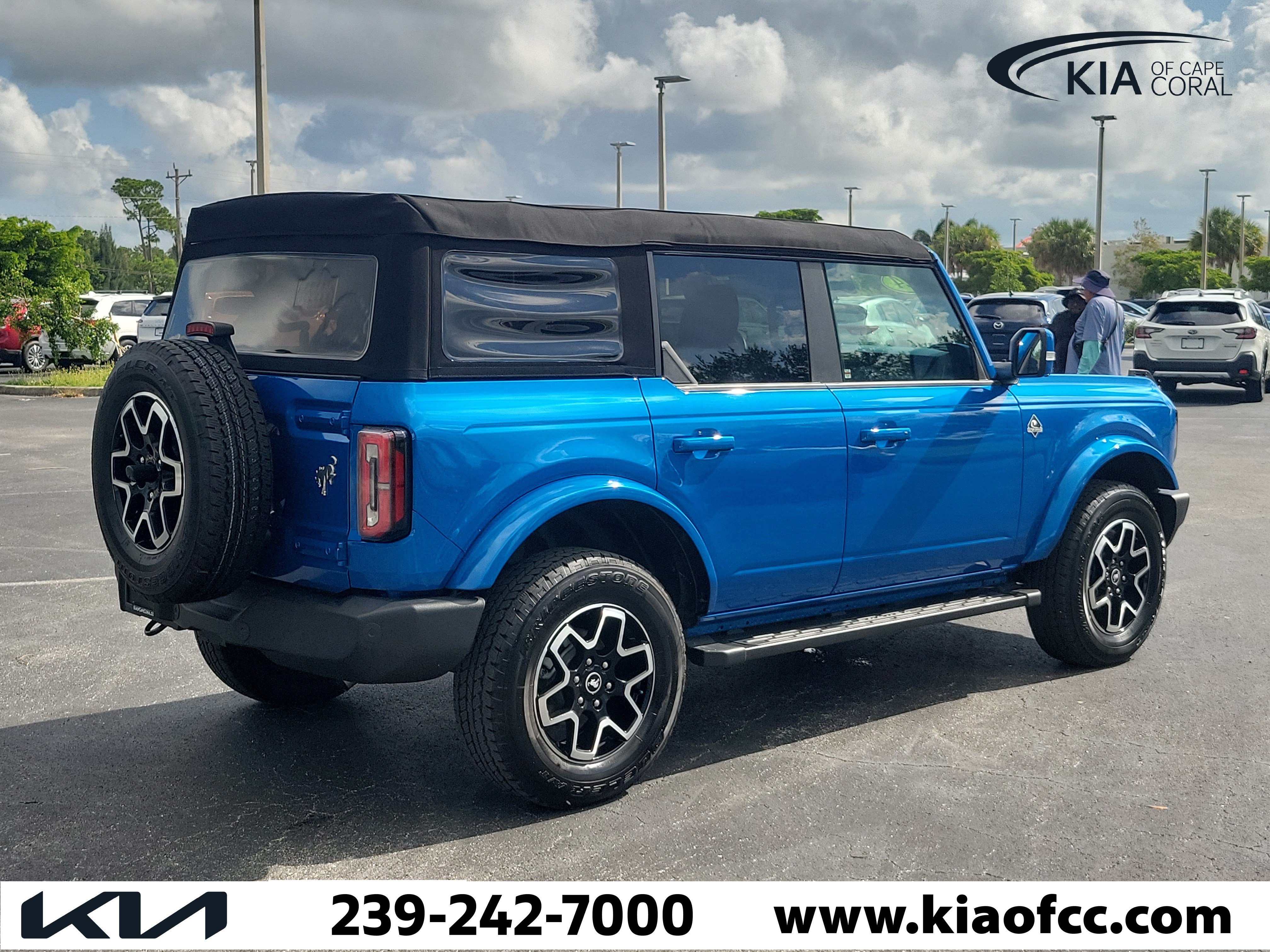 Used 2024 Ford Bronco Outer Banks AWD/4WD image 6