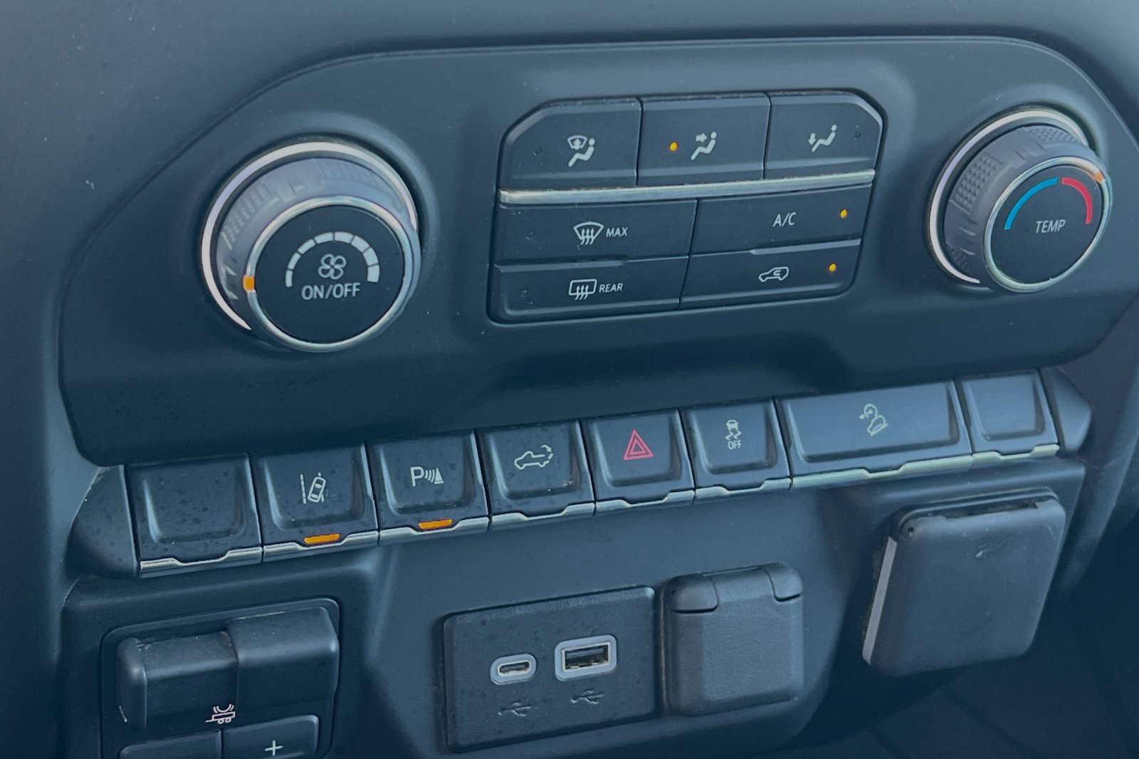 Used 2024 Chevrolet Silverado 2500 Custom w/ Custom Value Package image 19