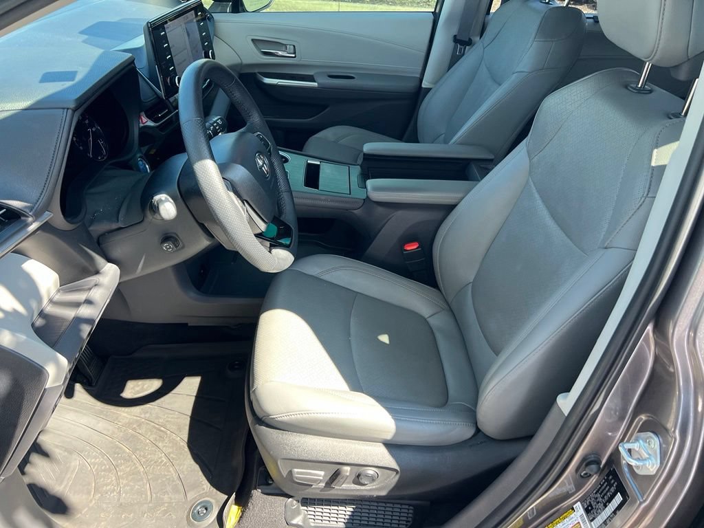 Certified 2022 Toyota Sienna Limited AWD/4WD image 13