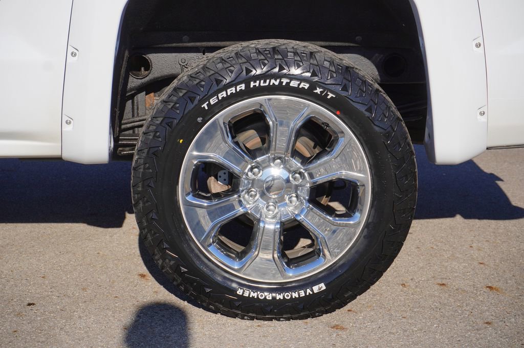 Used 2018 Chevrolet Silverado 1500 LT w/ All Star Edition image 11