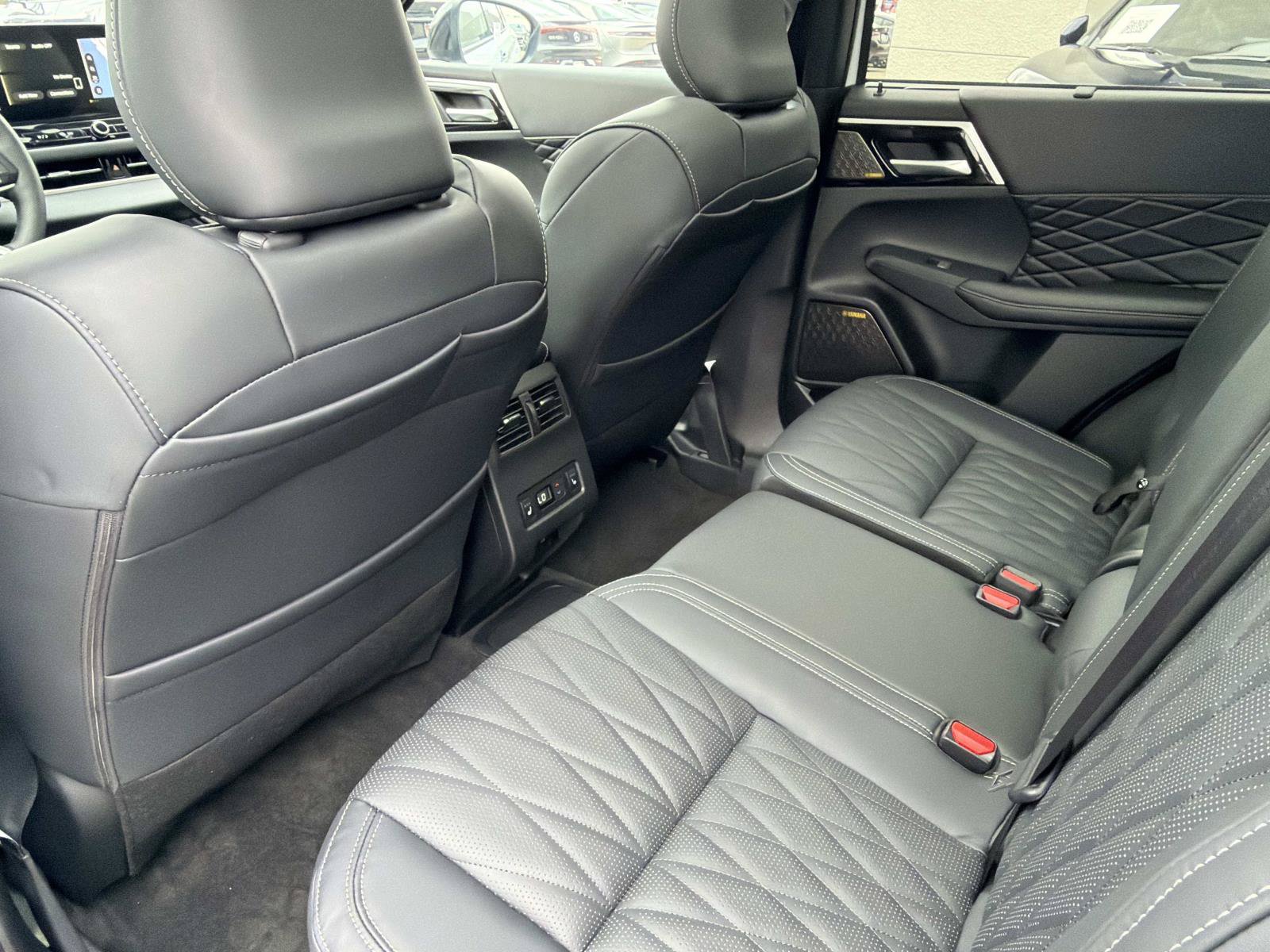 New 2026 Mitsubishi Outlander SEL AWD/4WD image 10