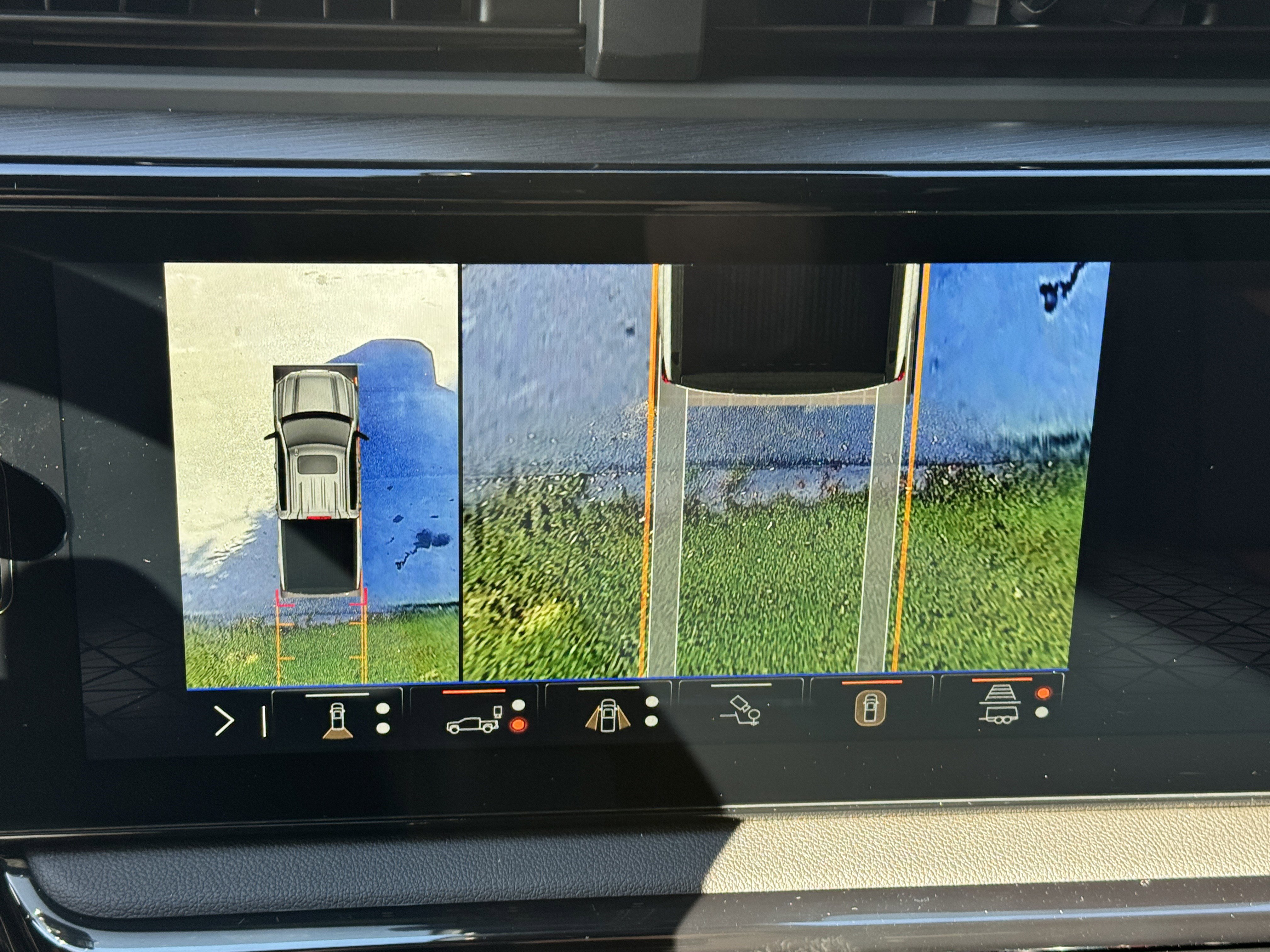 New 2026 GMC Sierra 1500 AT4 w/ Technology Package image 39