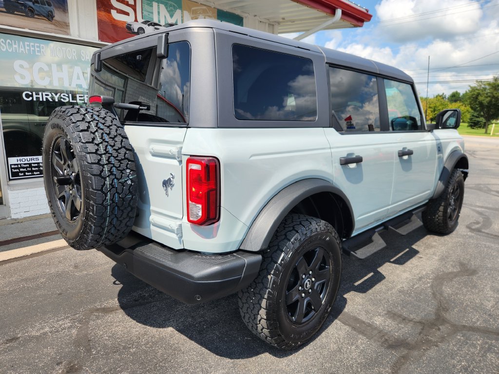 Used 2023 Ford Bronco Black Diamond AWD/4WD image 3