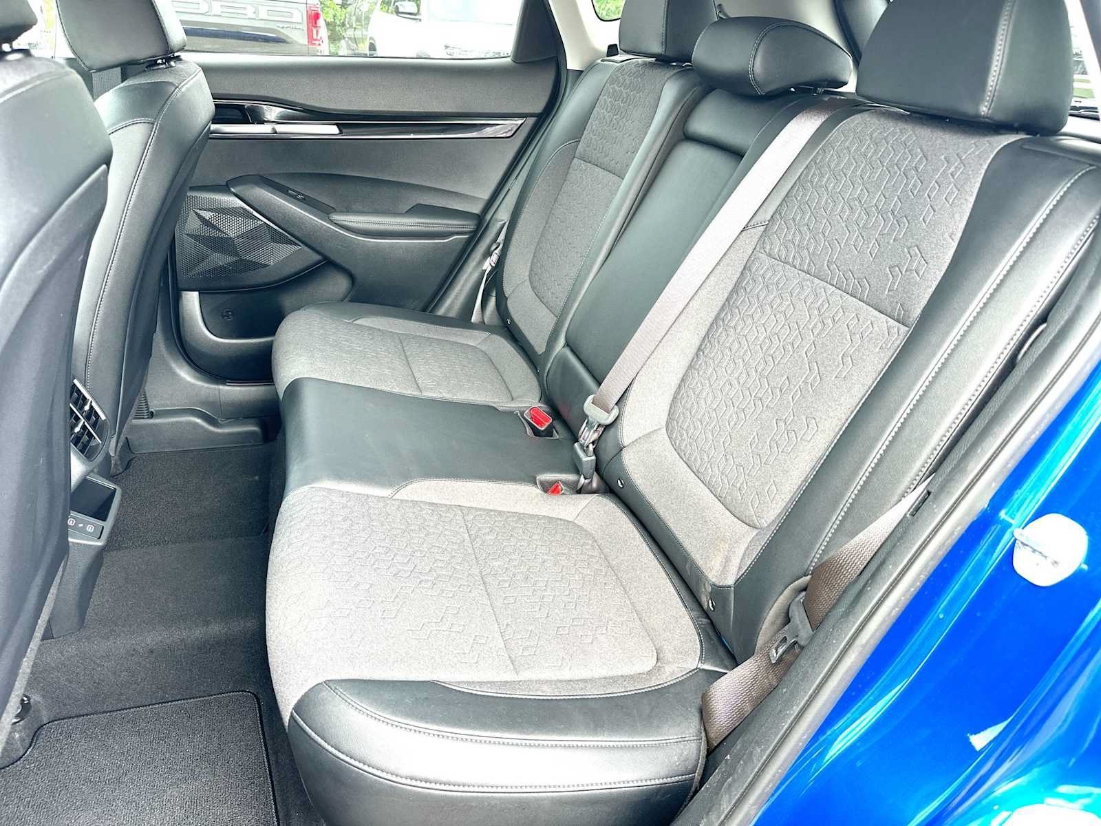 Used 2025 Kia Seltos S FWD image 23