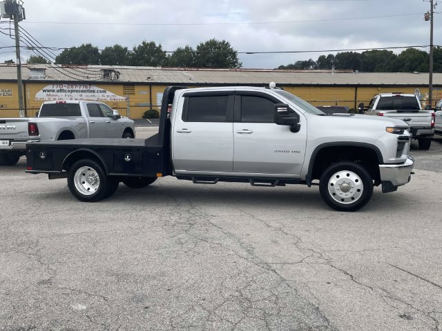 Used 2022 Chevrolet Silverado 3500 LT w/ Convenience Package AWD/4WD image 2