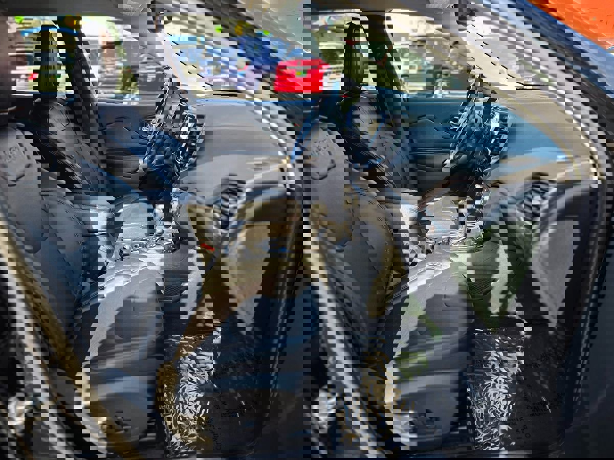 Used 2019 Jeep Cherokee Limited image 10