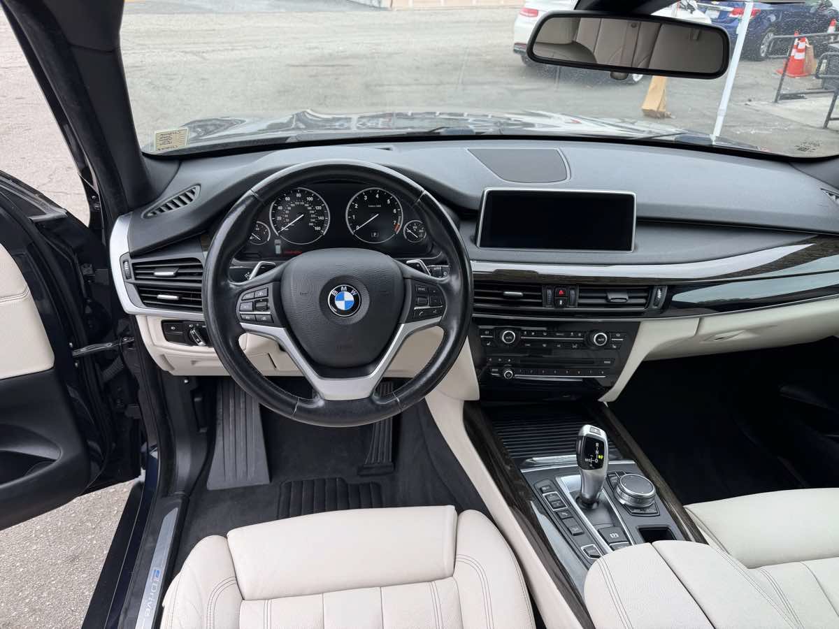 Used 2018 BMW X5 xDrive40e AWD/4WD image 13
