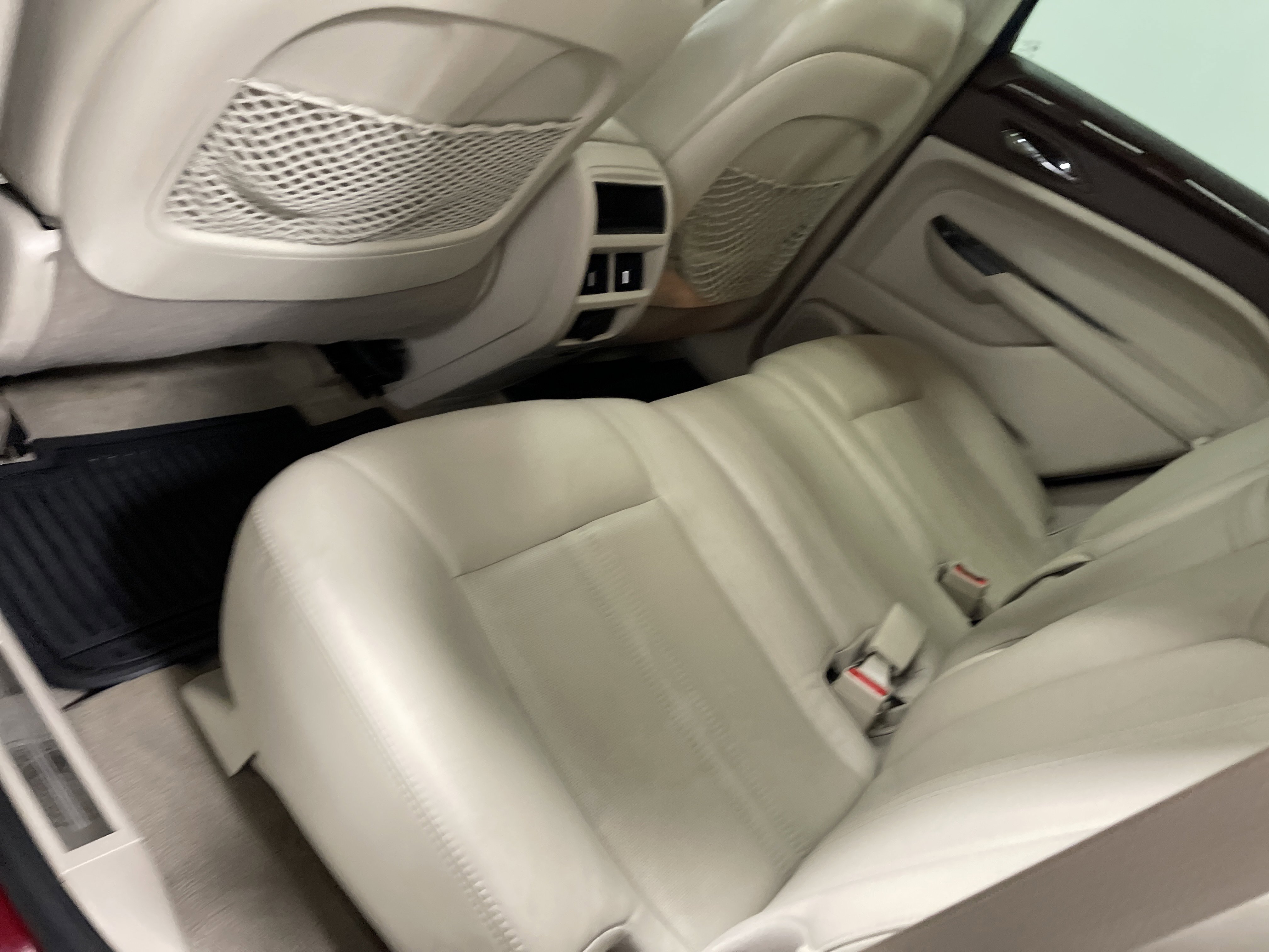 Used 2014 Cadillac SRX Luxury w/ Driver Awareness Package FWD image 17