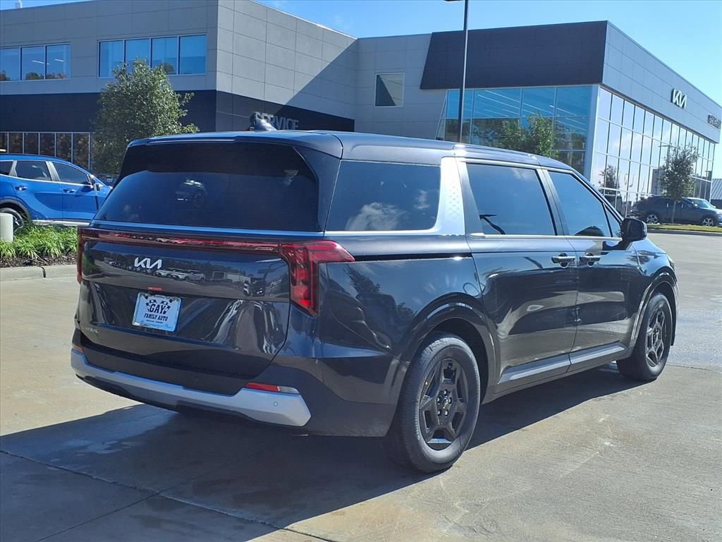 New 2026 Kia Carnival FWD image 2