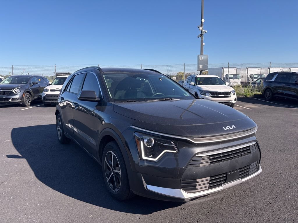 Used 2023 Kia Niro EX FWD image 1