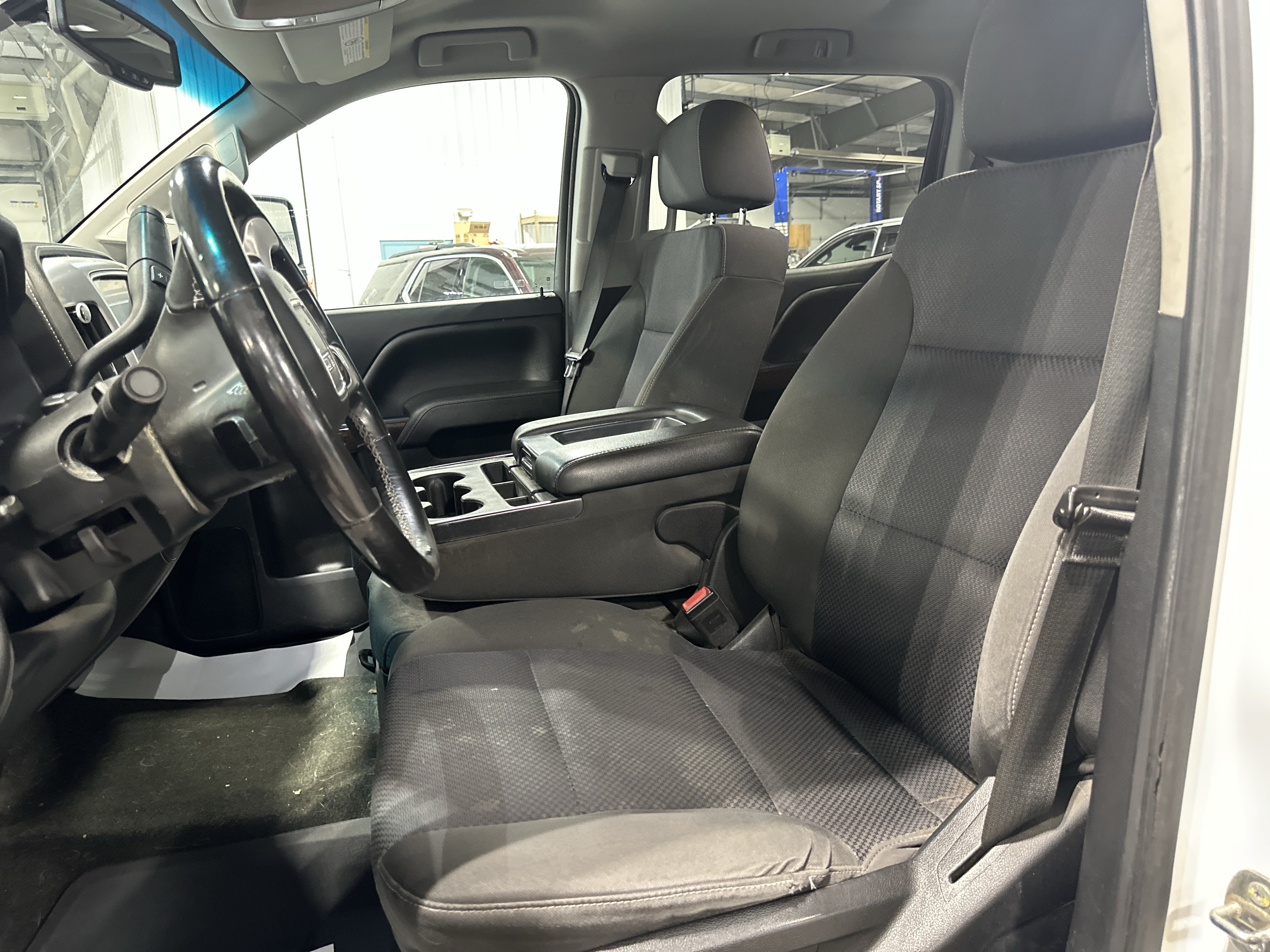Used 2017 GMC Sierra 2500 SLE w/ HD SLE Preferred Plus Package AWD/4WD image 11