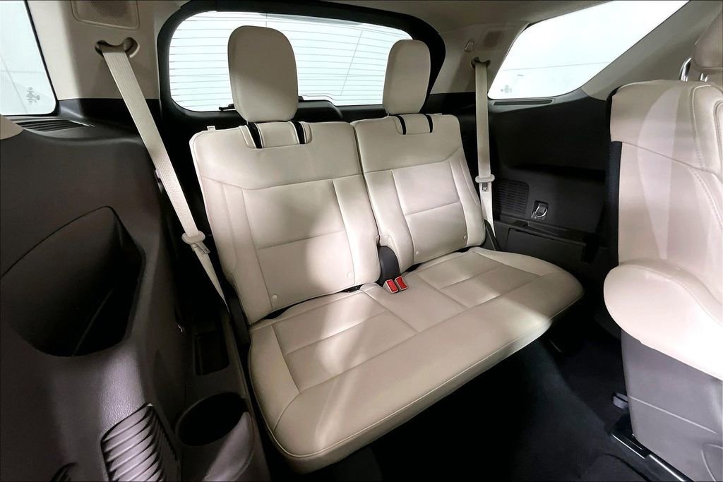 Used 2021 Ford Explorer Platinum w/ Equipment Group 601A image 28