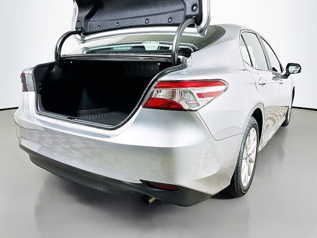 Used 2020 Toyota Camry LE FWD image 25