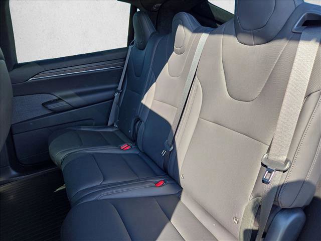 Used 2024 Tesla Model X image 19