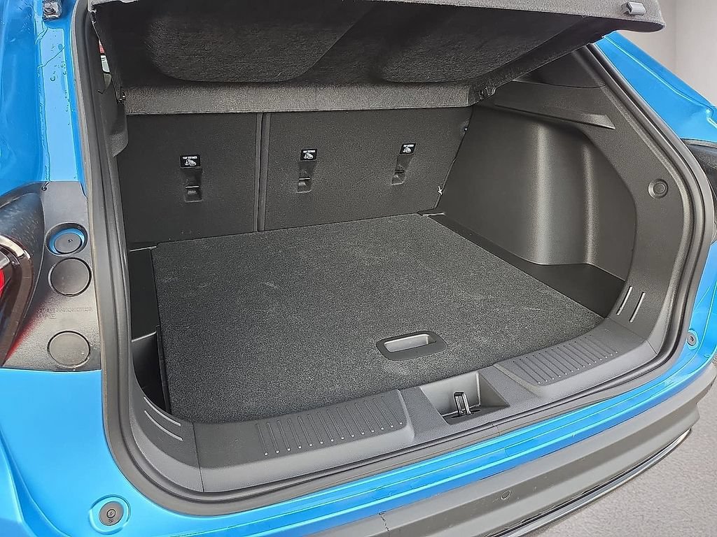Used 2026 Chevrolet Trax RS w/ Sunroof Package FWD image 8