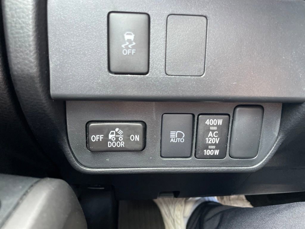 Used 2023 Toyota Tacoma TRD Off-Road AWD/4WD image 17