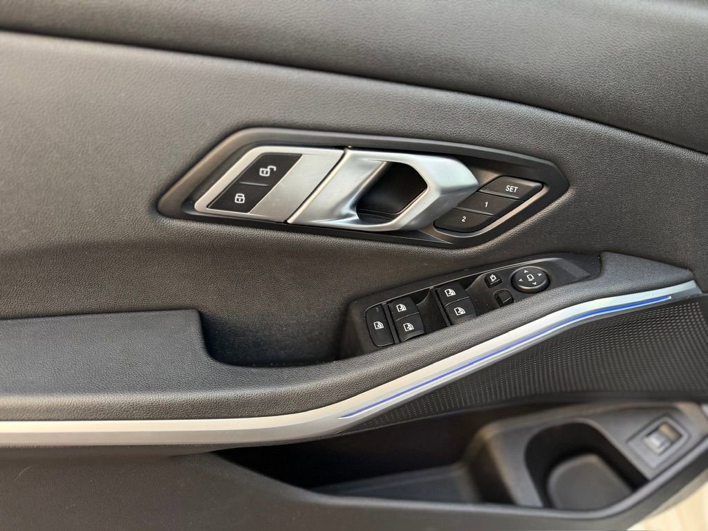 Used 2019 BMW 330i xDrive Sedan w/ Premium Package image 17