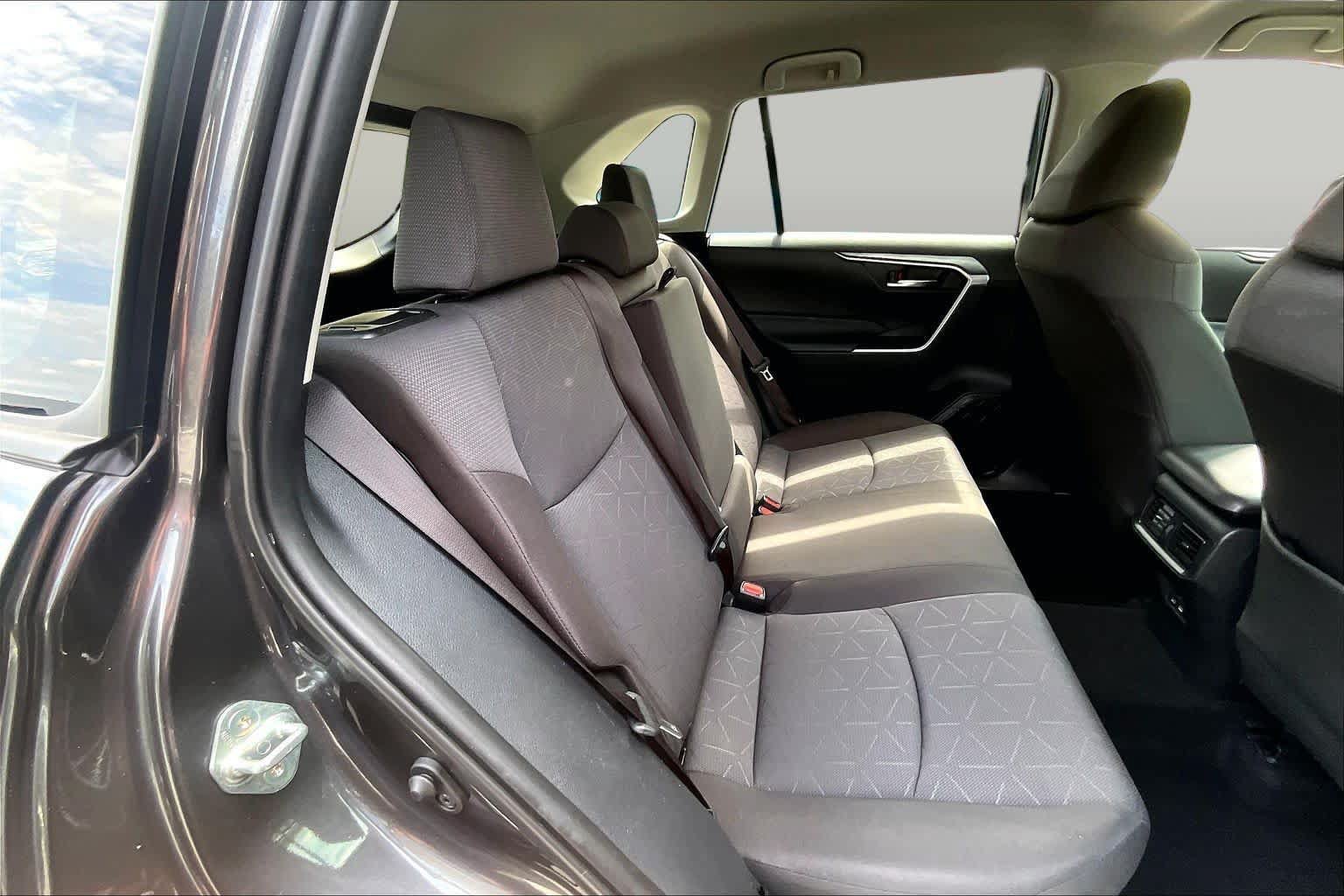 Used 2025 Toyota RAV4 XLE AWD/4WD image 20