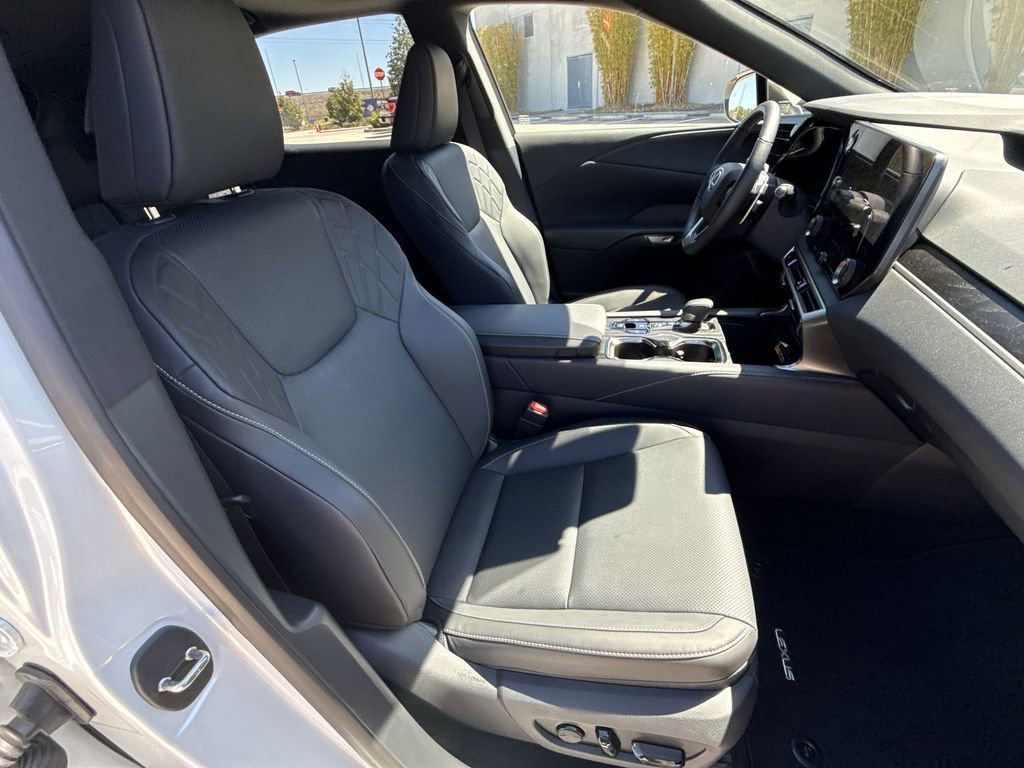 Used 2026 Lexus RX 350 Premium w/ Accessory Package (Z1) image 16