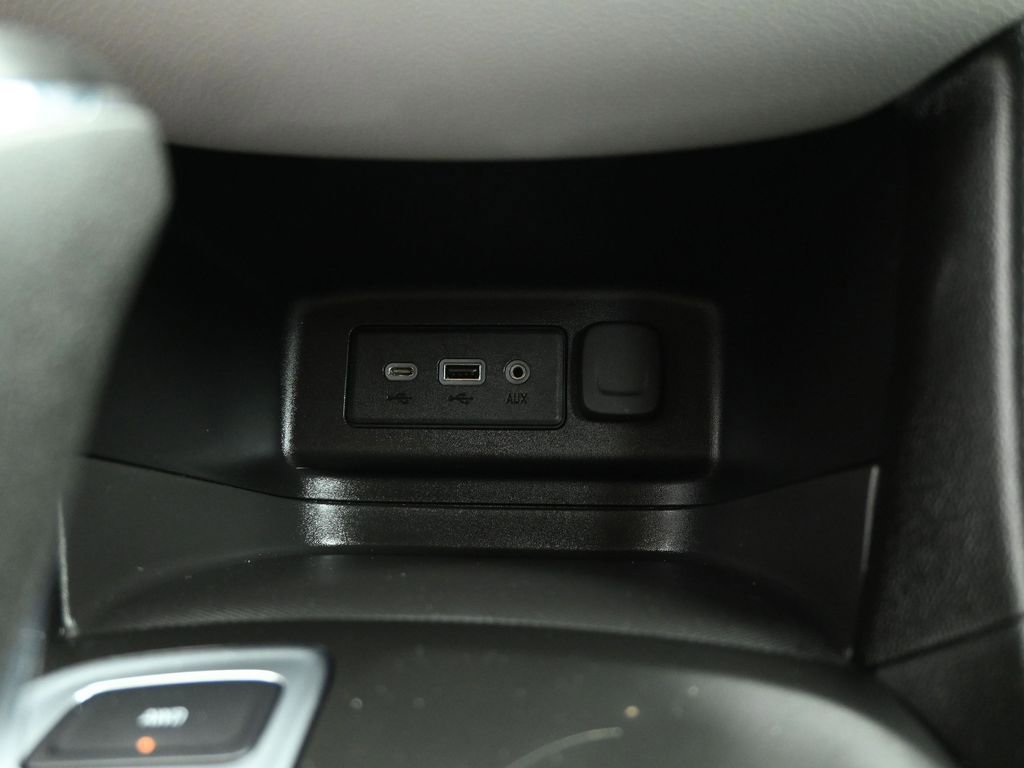 Used 2019 Chevrolet Equinox LS image 18