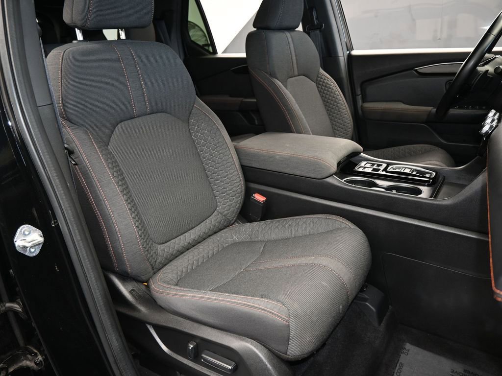 Used 2023 Honda Pilot Sport image 44